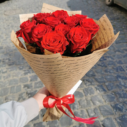 Букет червоних троянд в Чернівцях фото