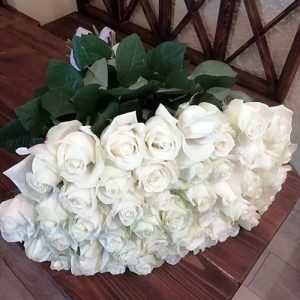 Букет 51 біла троянда