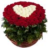 101 троянда "Серце в кошику" білі та червоні троянди