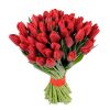 букет 49 червоних тюльпанів фото
