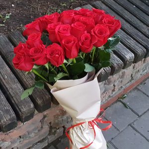 Букет 25 імпортних троянд