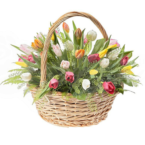 Фото товара 45 тюльпанів асорті в кошику з декором у Чернівцях