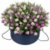 Фото товара 51 біло-пурпурний тюльпан (зі стрічкою) у Чернівцях