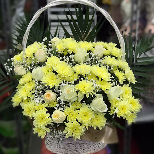 Фото товара Кошик "Жовті хризантеми та троянди" у Чернівцях