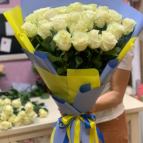 Фото товара - большой букет цветов в цветах флага Украины