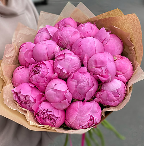 Фото товара 21 розовый пион в крафт у Чернівцях